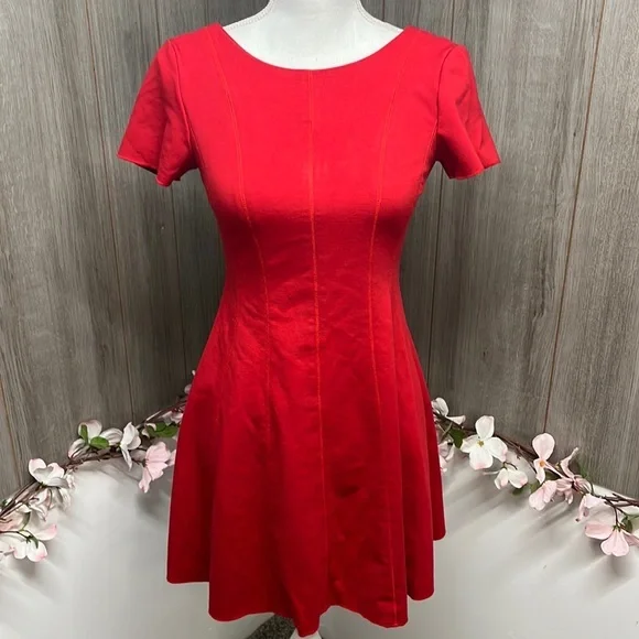 open lace back dress Shop Banana Republic Clothing and Dresses at SilkRoll. Trade with us!